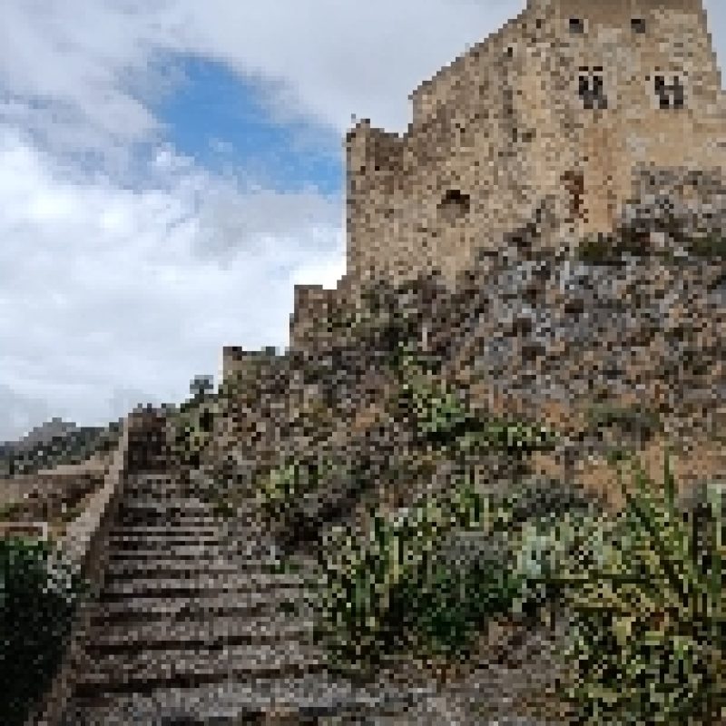 Escursione al Castello Rufo Ruffo di Scaletta